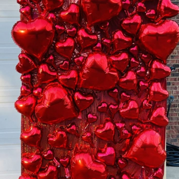 Фотозона из сердец  - Шары и праздники